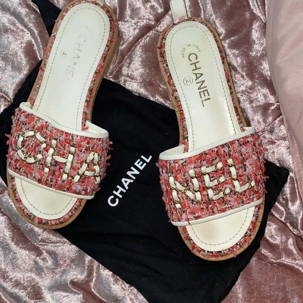 Chanel slides - Picture 2 of 4